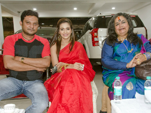 Usha Uthup & Priyanka Sarkar